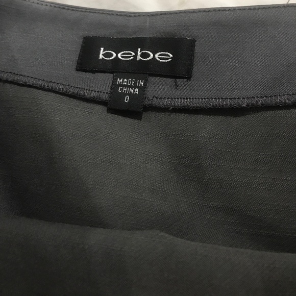 Like new Bebe Skirt - Picture 4 of 5