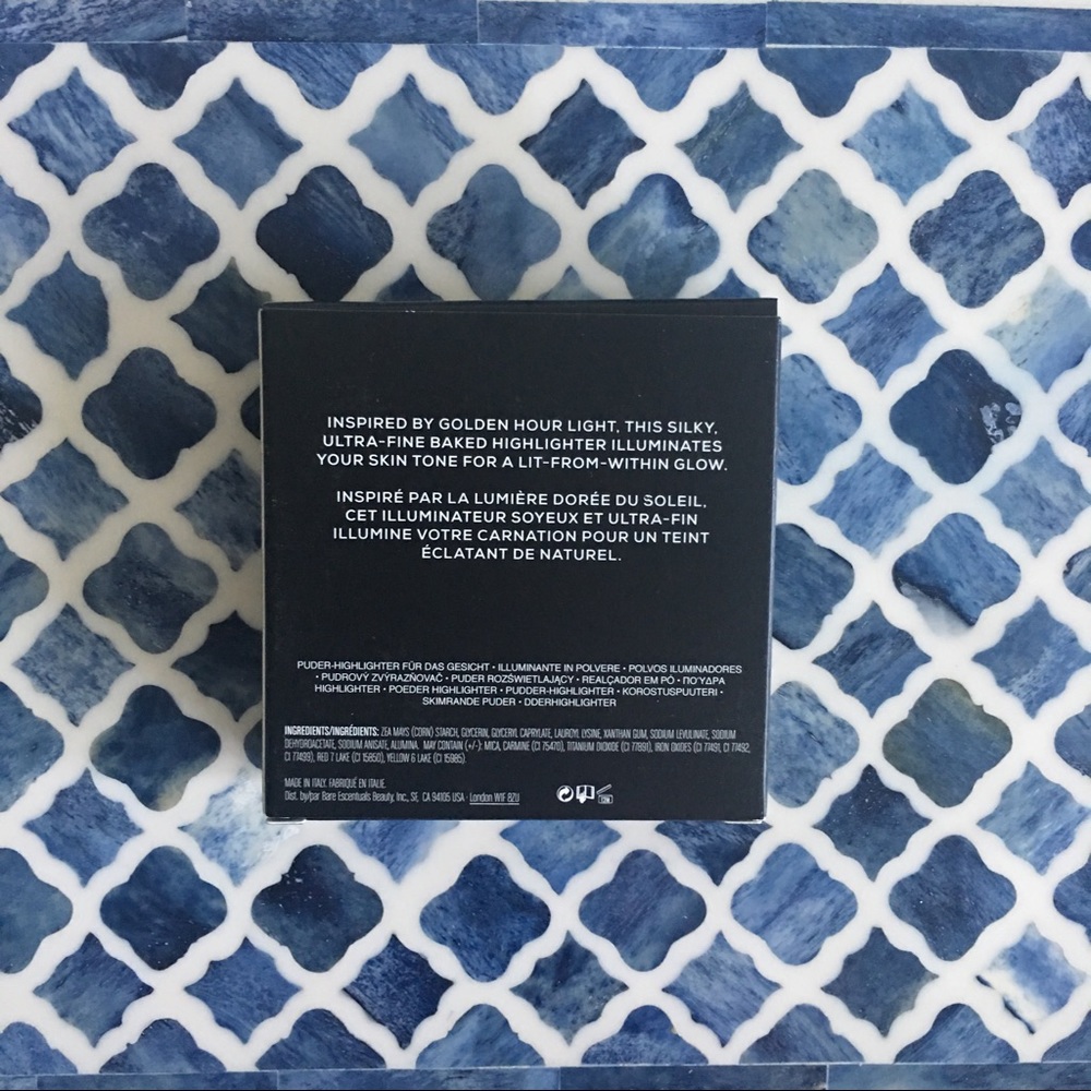 NIB bareMinerals Invisible Glow "Dark To Deep" - Picture 2 of 5