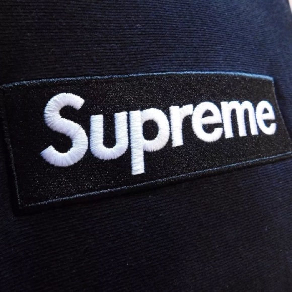 Authenic supreme hoodie - Picture 2 of 4