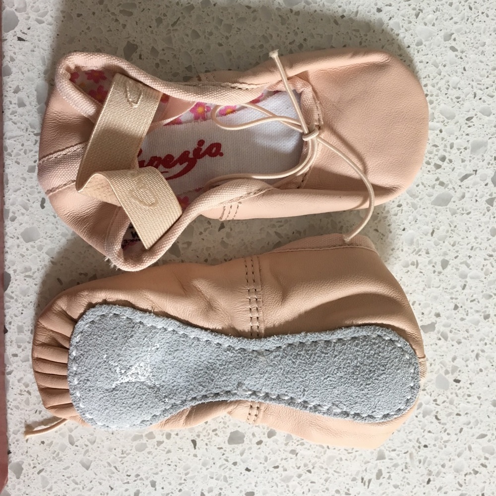 Brand new pink toddler ballet shoes!