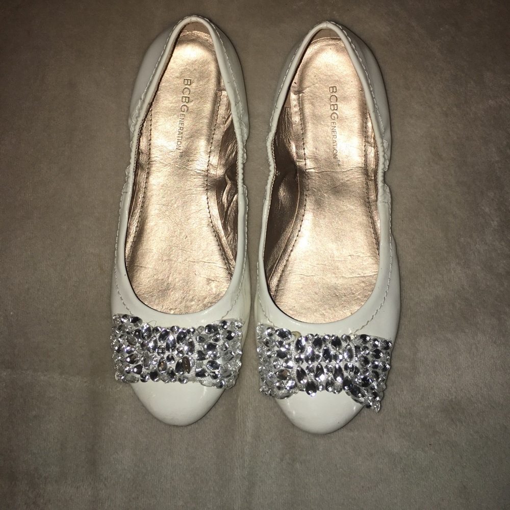 BCBG white leather flats