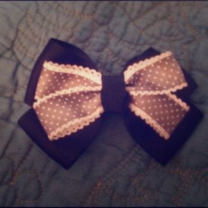 3" hairbow black gray and white with lace detail.