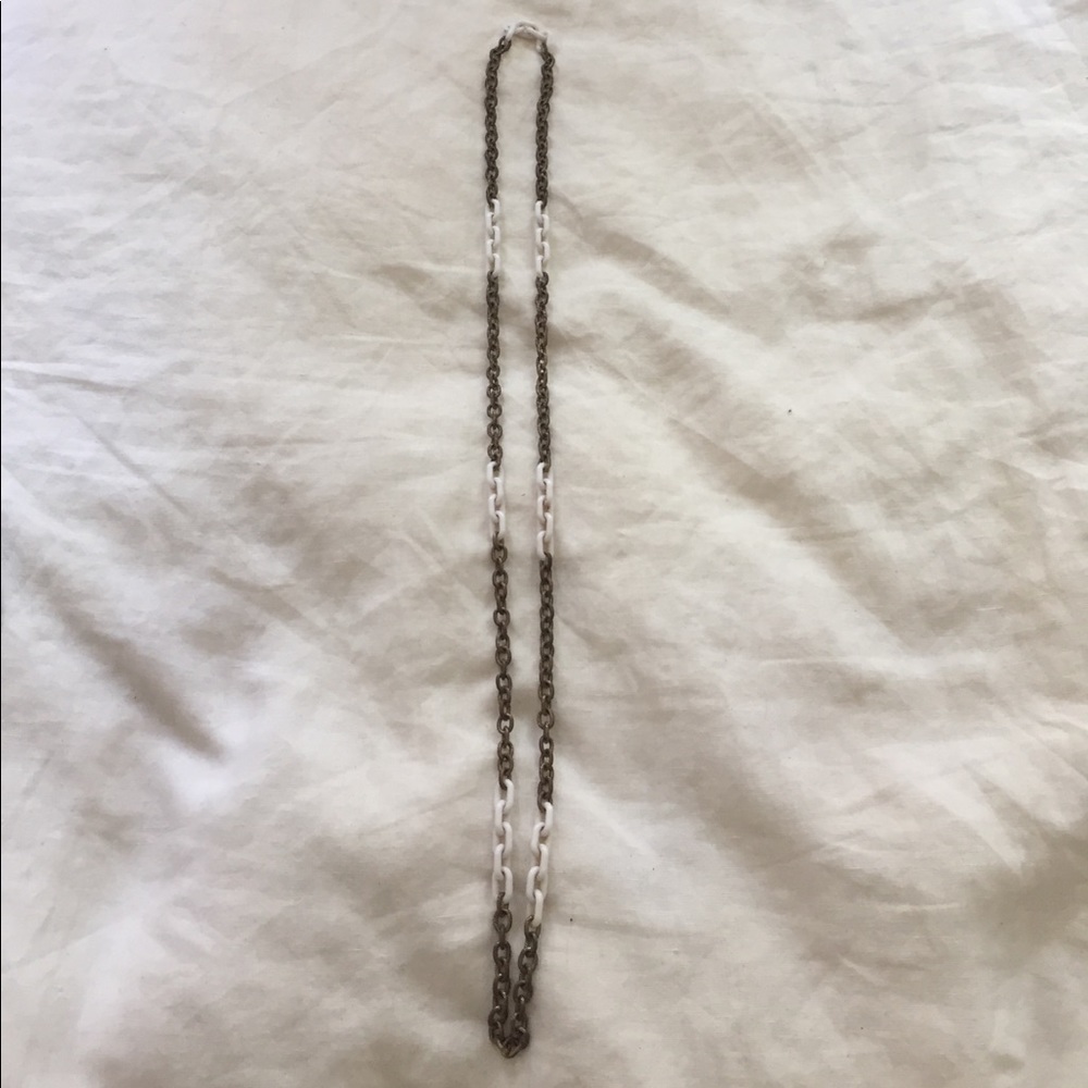 Cool Plastic and Bronze Metal Chain Necklace 21"