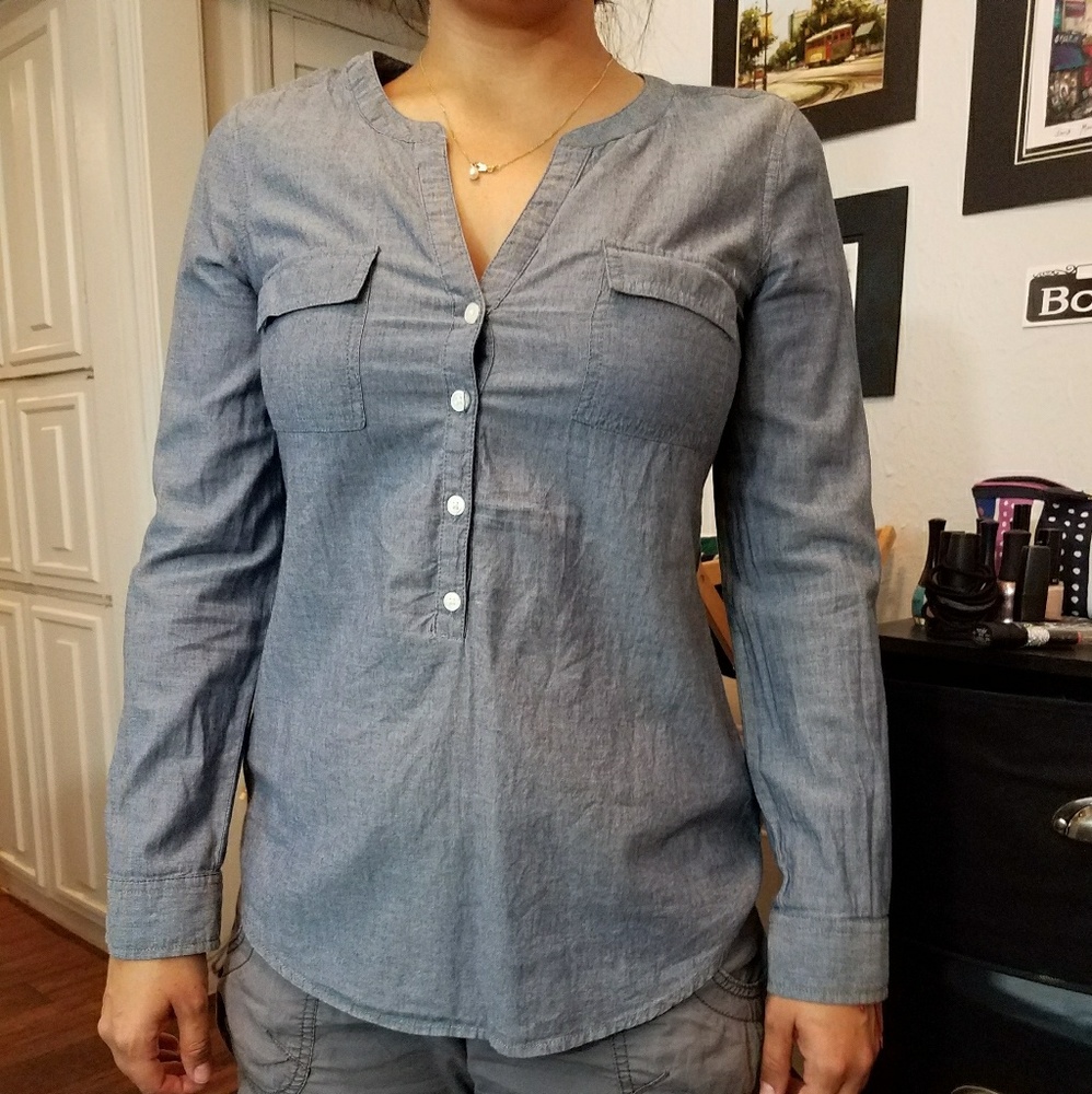 One day sale. Old Navy Chambray shirt
