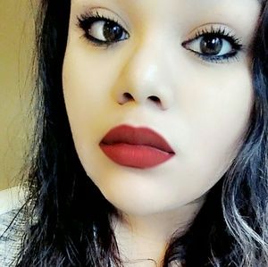 Meet your Posher, Kassandra