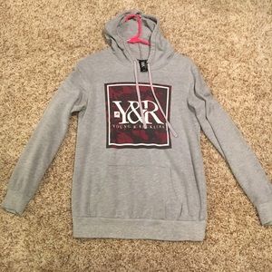 Grey sweatshirt from PAC sun. Size small