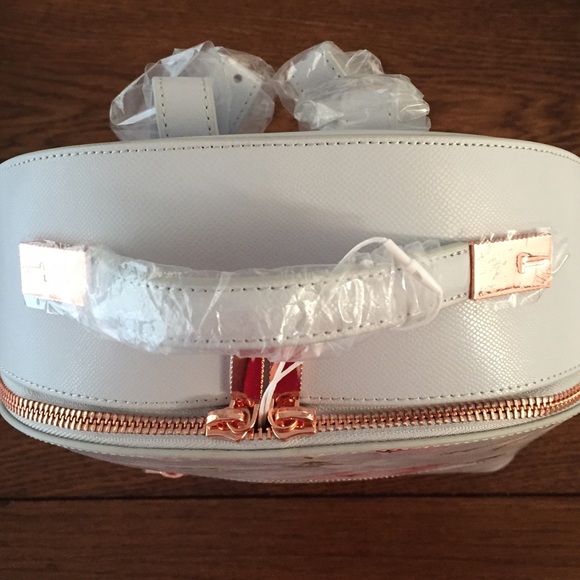 TED BAKER LONDON Flower Floral Leather Backpack - Picture 6 of 8