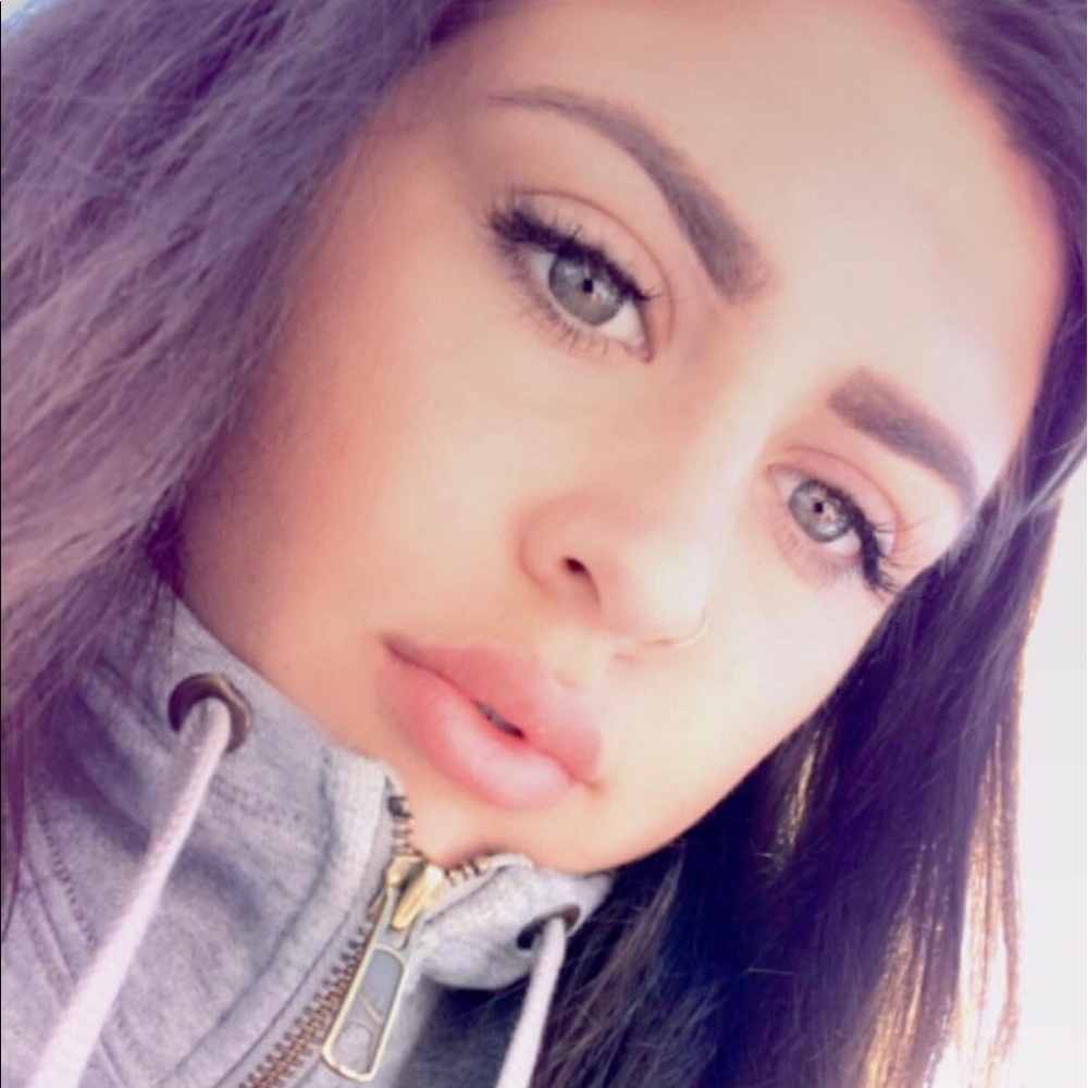 Meet your Posher, Leigh