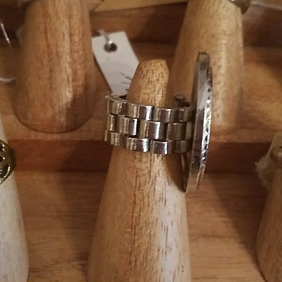 Ring - Picture 2 of 2