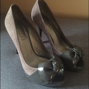 Guess suede pumps