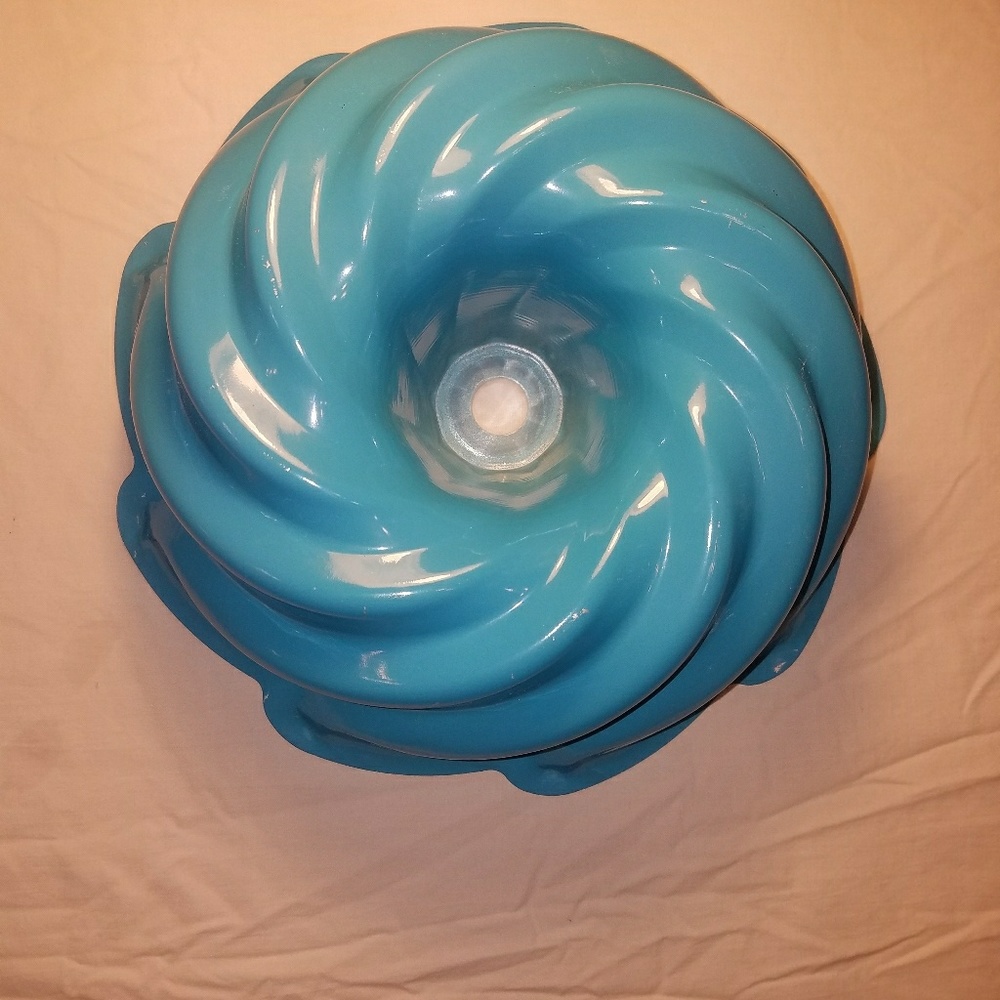 Nordic Ware Heritage Bundt Pan