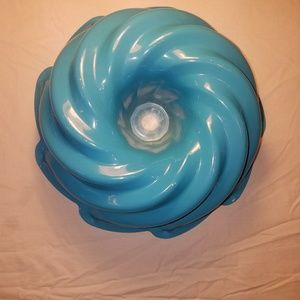 Nordic Ware Heritage Bundt Pan