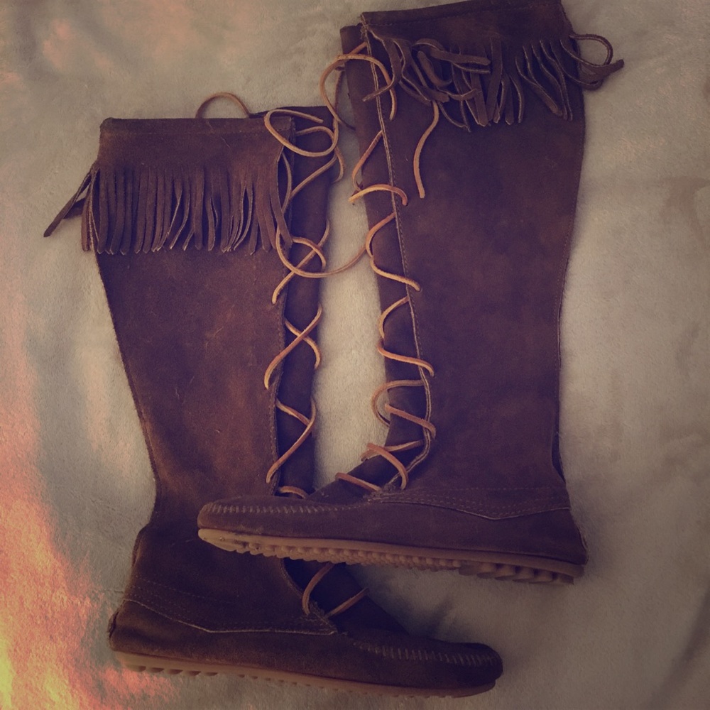 Lace Up Minnetonka boots