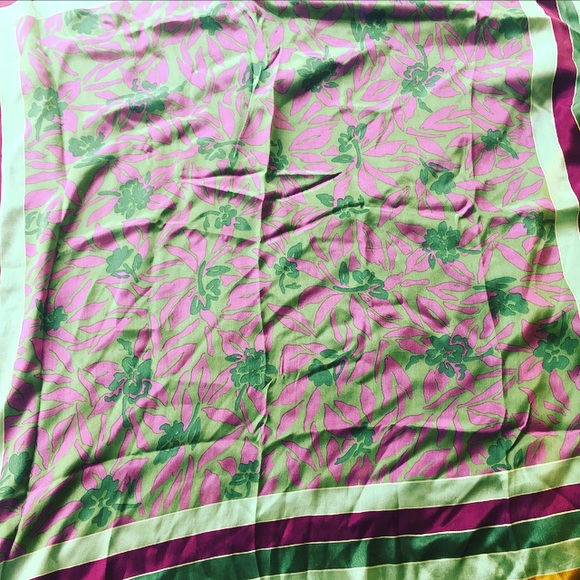 Oscar de la Renta Accessories - Vintage Oscar De La Renta scarf