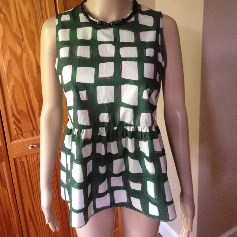 Max Mara sleeveless top with black beads. US 4