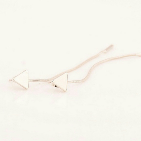 Super Cool Silver drop triangle earrings NWT - Picture 2 of 3