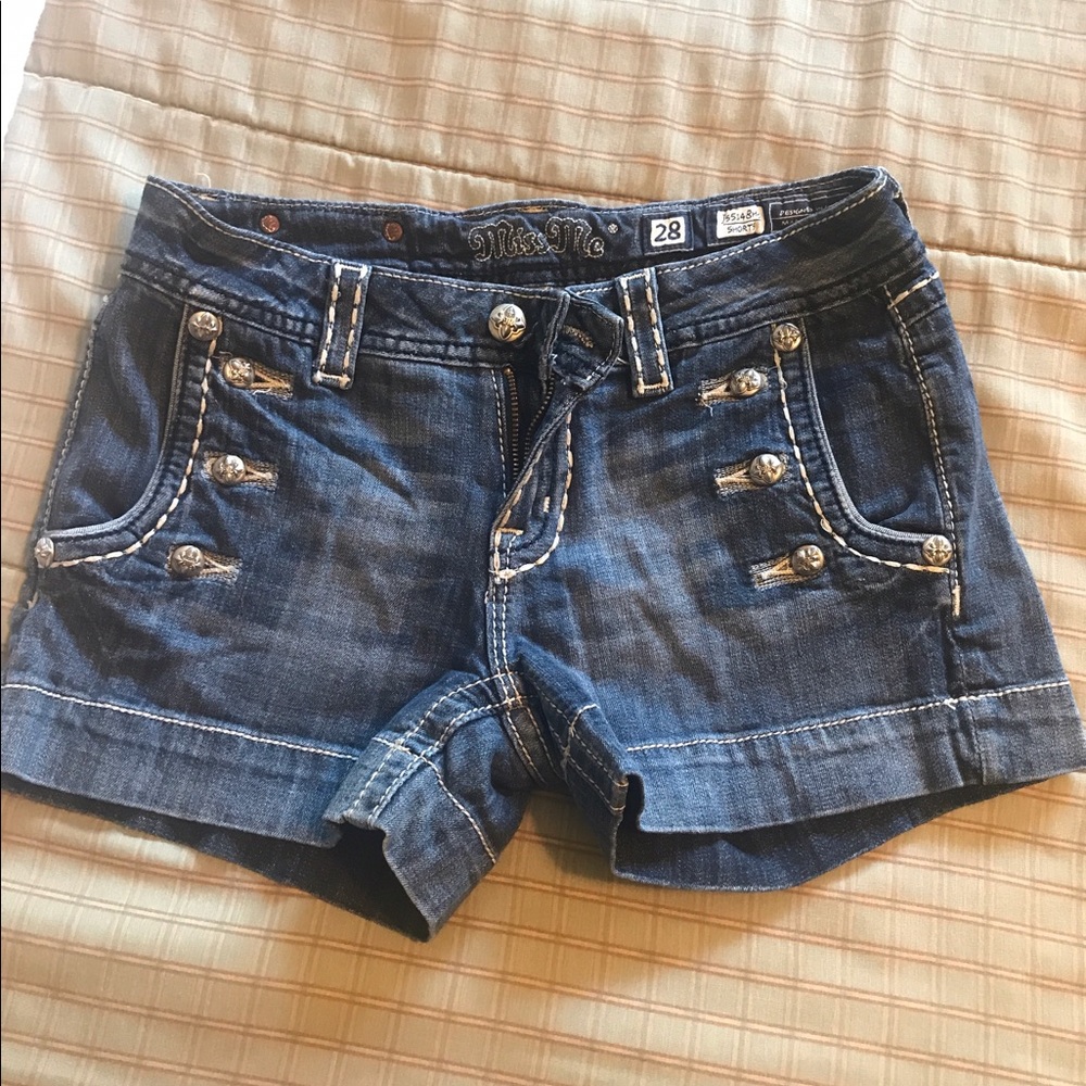 Miss me shorts. ❤️
