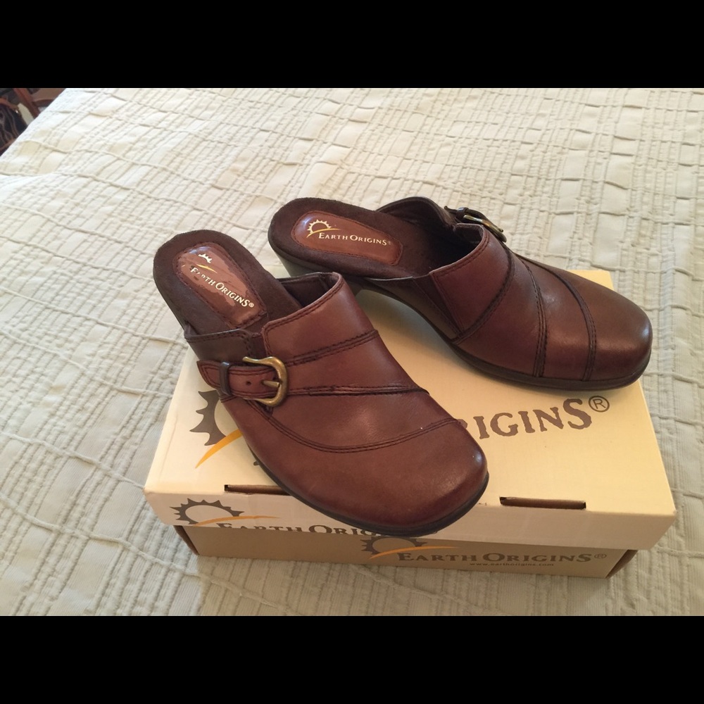 New Earth Originals shoes, size 6M