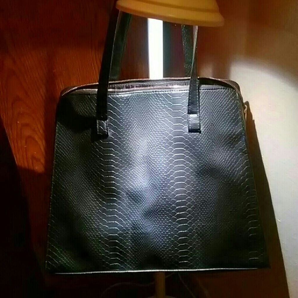 Kardashian tote bag