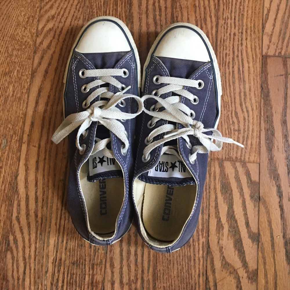 Navy blue converse