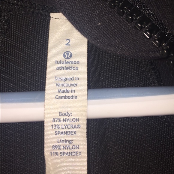 Lulu lemon jacket - Picture 3 of 4