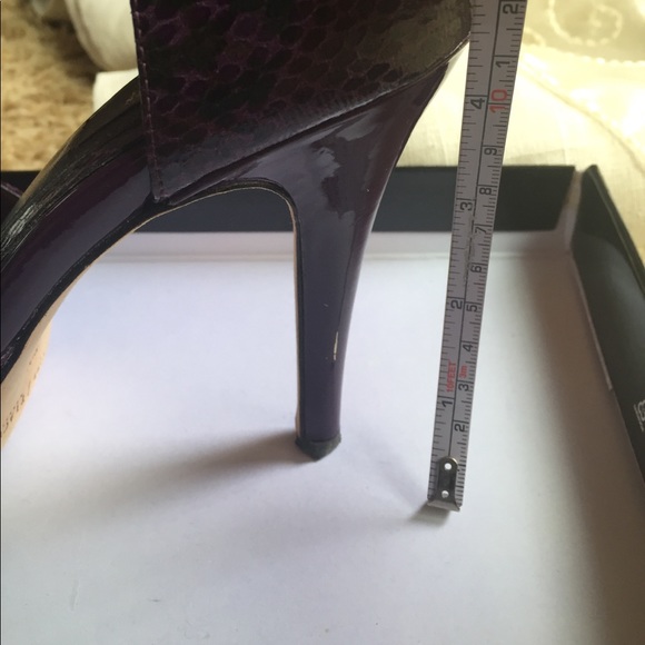 White house black market purple and black heels - Picture 4 of 4