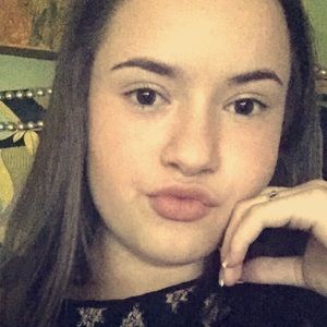 Meet your Posher, Ava