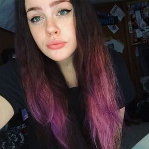 Meet your Posher, Caitlin