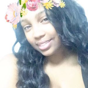 Meet your Posher, Dominique