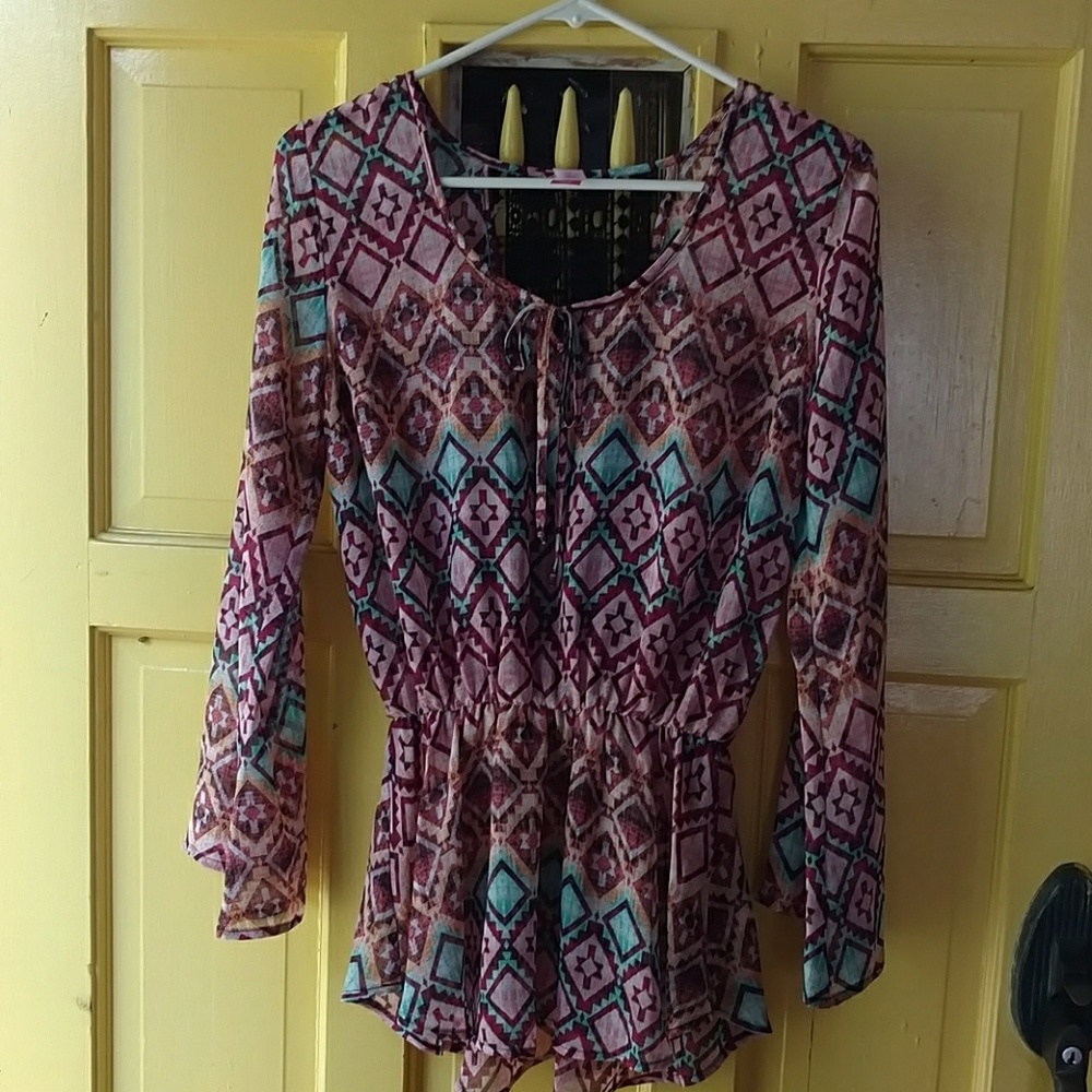 NWT Gorgeous Light weight blouse