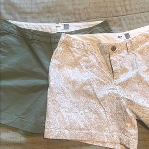 Two shirts old navy size 6 ❤️🎉