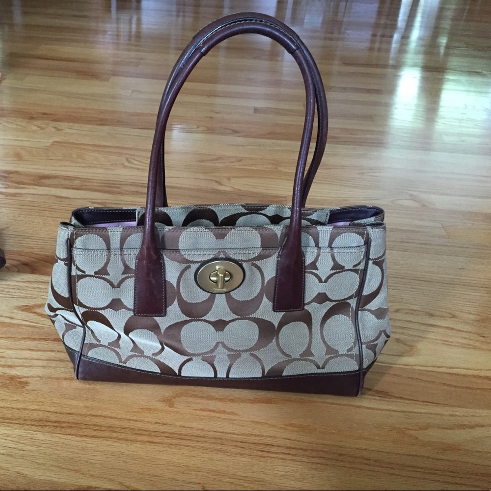 Authentic coach shoulder bag