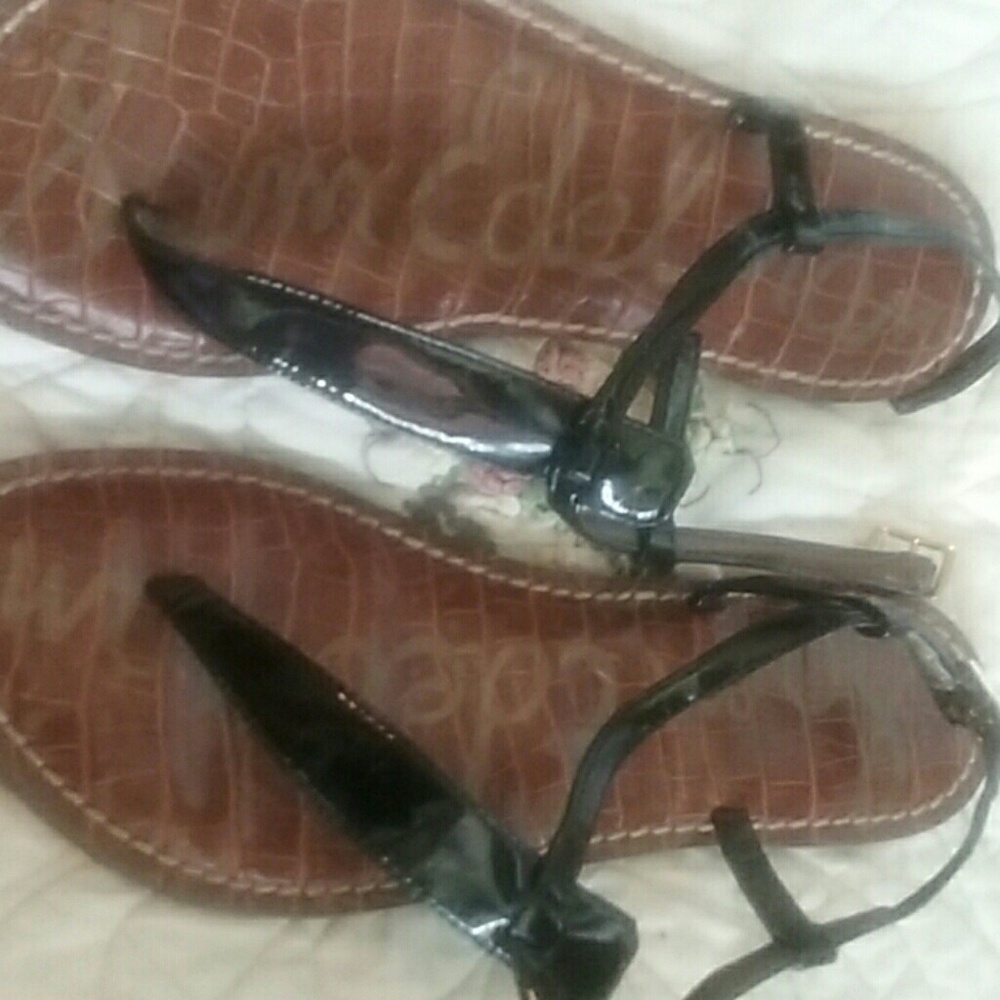 Gigi thong Sam Edelman