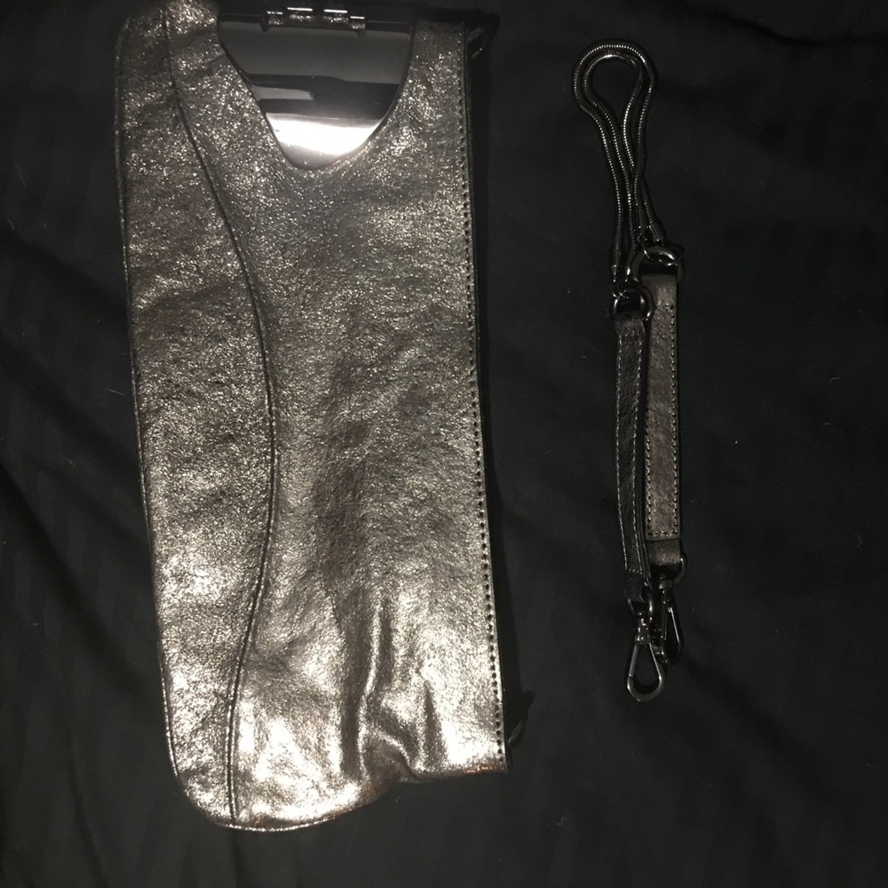 1 hr clearance Stunning Halston Heritage Handbag! - Picture 8 of 8