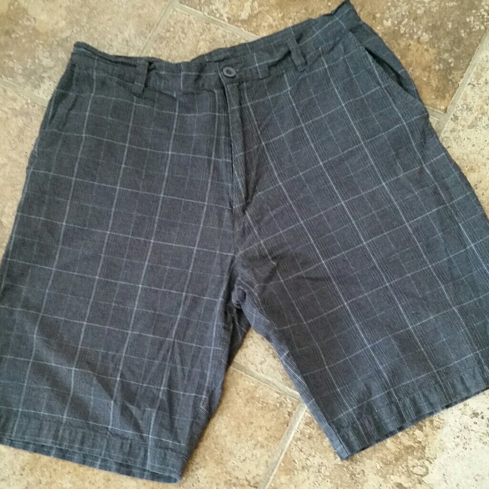 Men's Burnside plaid shorts gray w/white