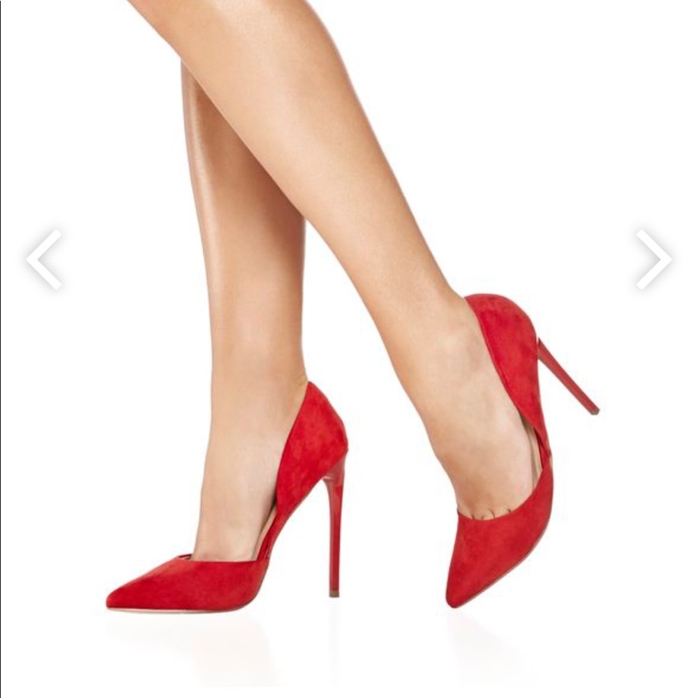 SOLD** Perfect Red Pumps