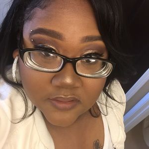 Meet your Posher, Monet