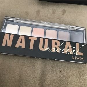 NWT NYX natural eyeshadow palette