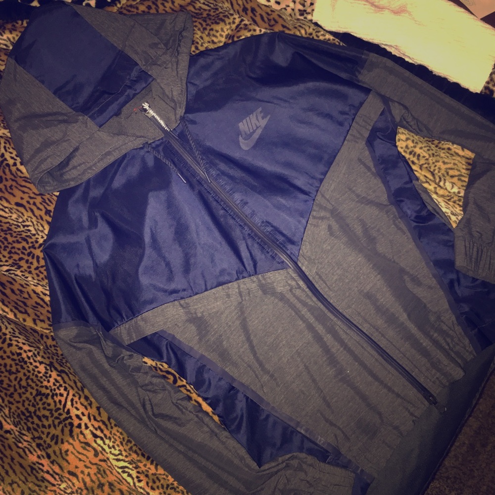 •NIKE Windrunner / Windbreaker•