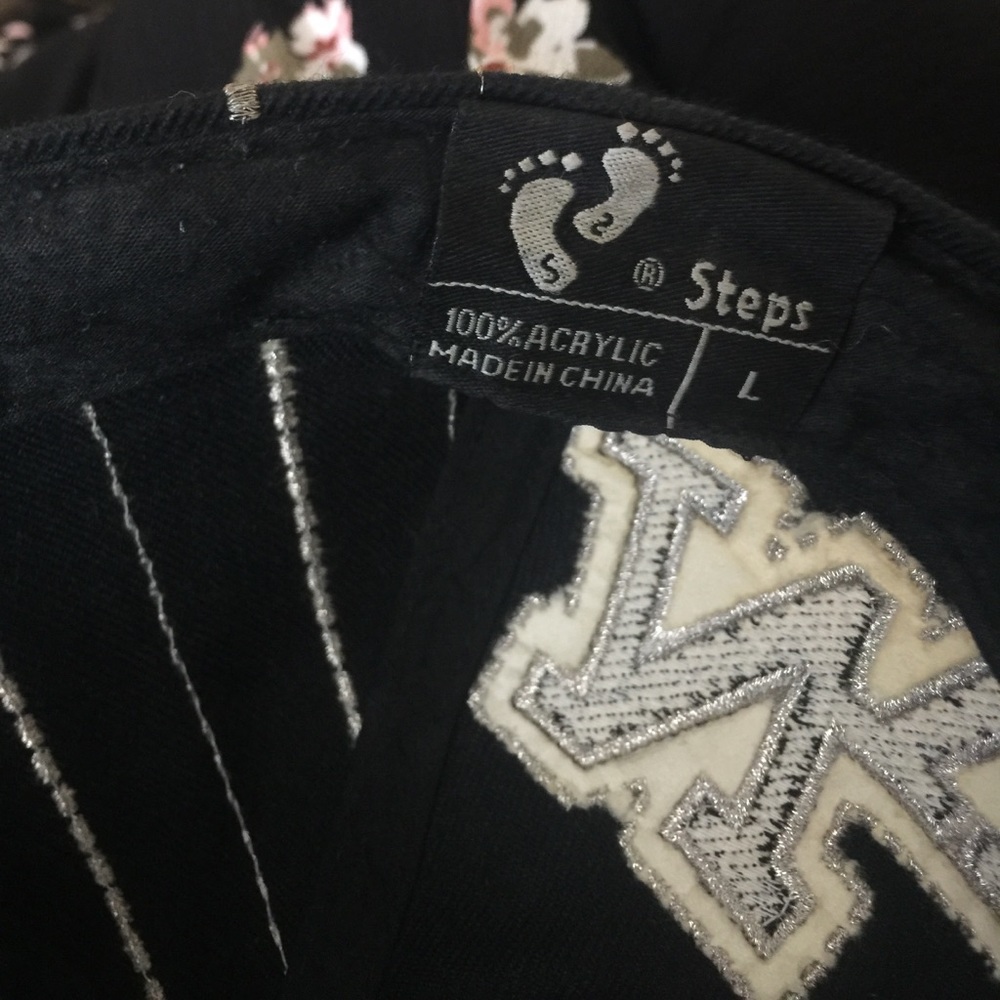Hat - Picture 6 of 7