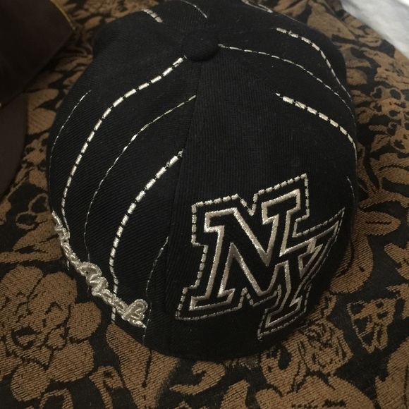 Hat - Picture 2 of 7