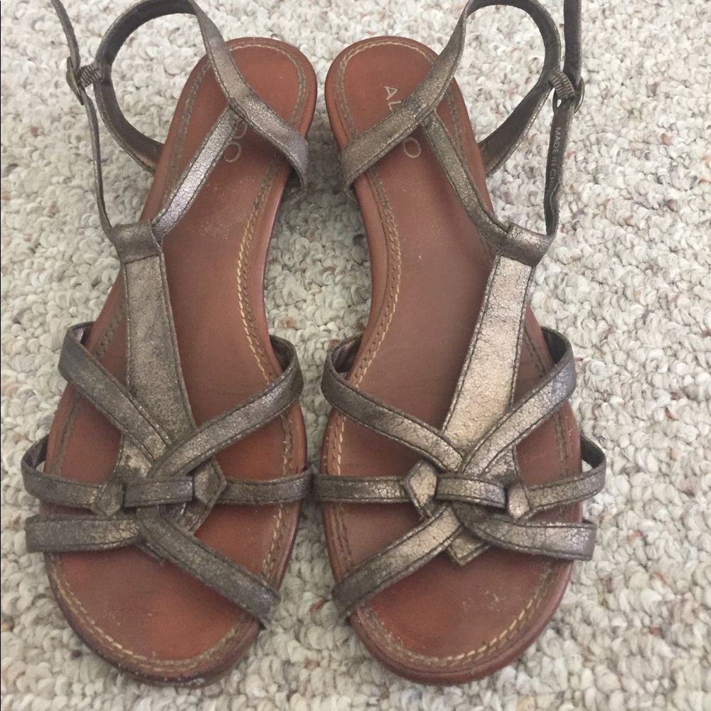 Aldo golden bronze mini wedge size 7 1/2