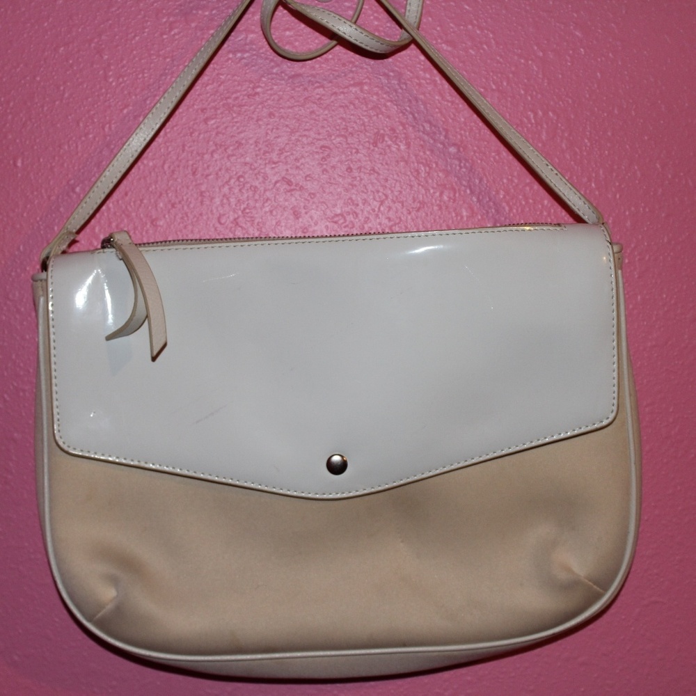 White shoulder bag