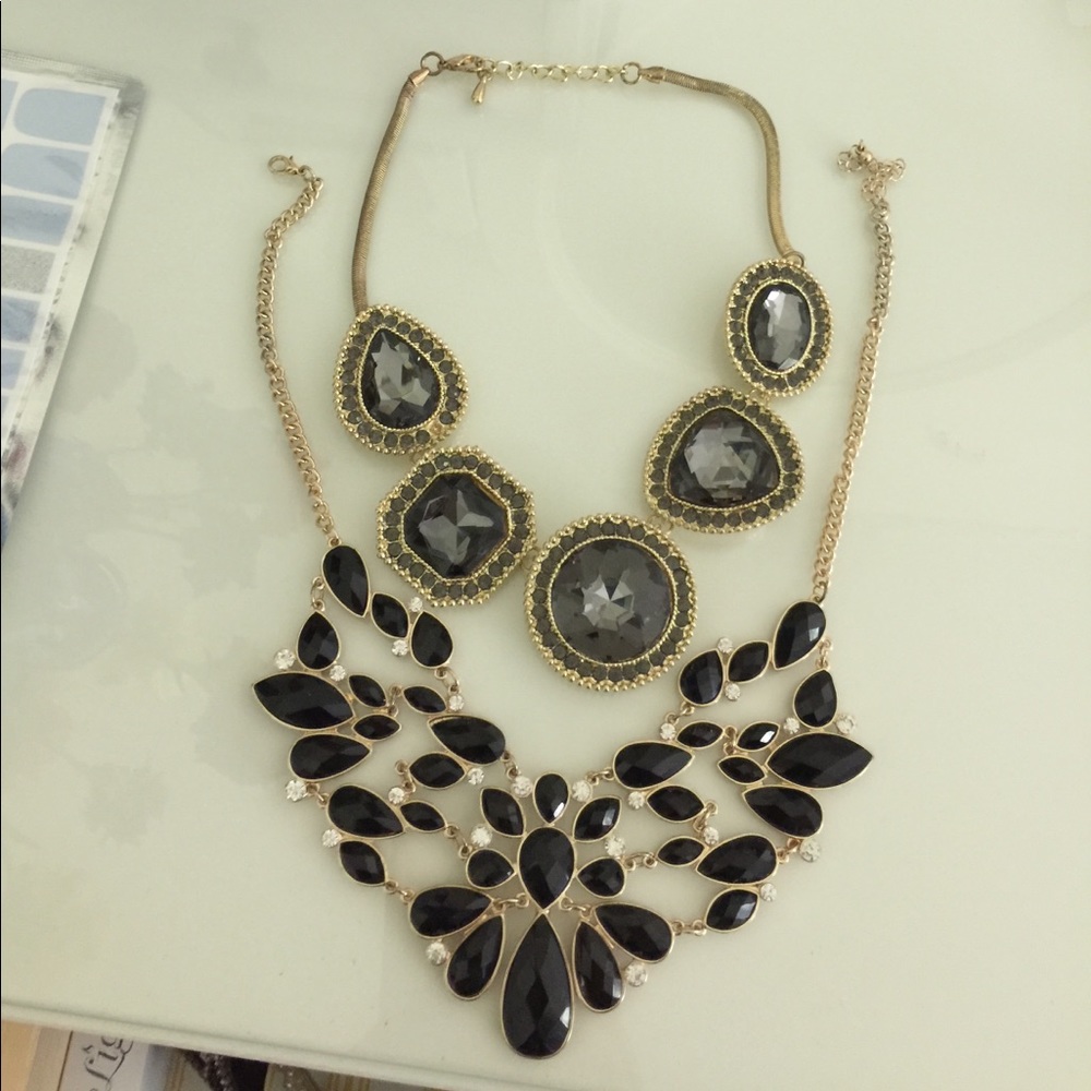 Bundle of 2 Necklaces Black and Gold Jewels