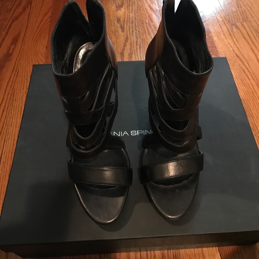Tania spinelli strappy pump