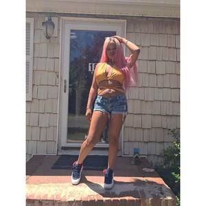 Meet your Posher, Lorena