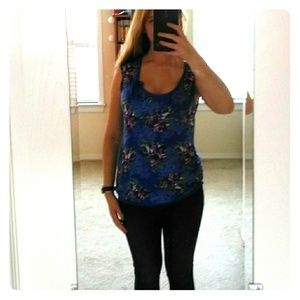 Blue floral top