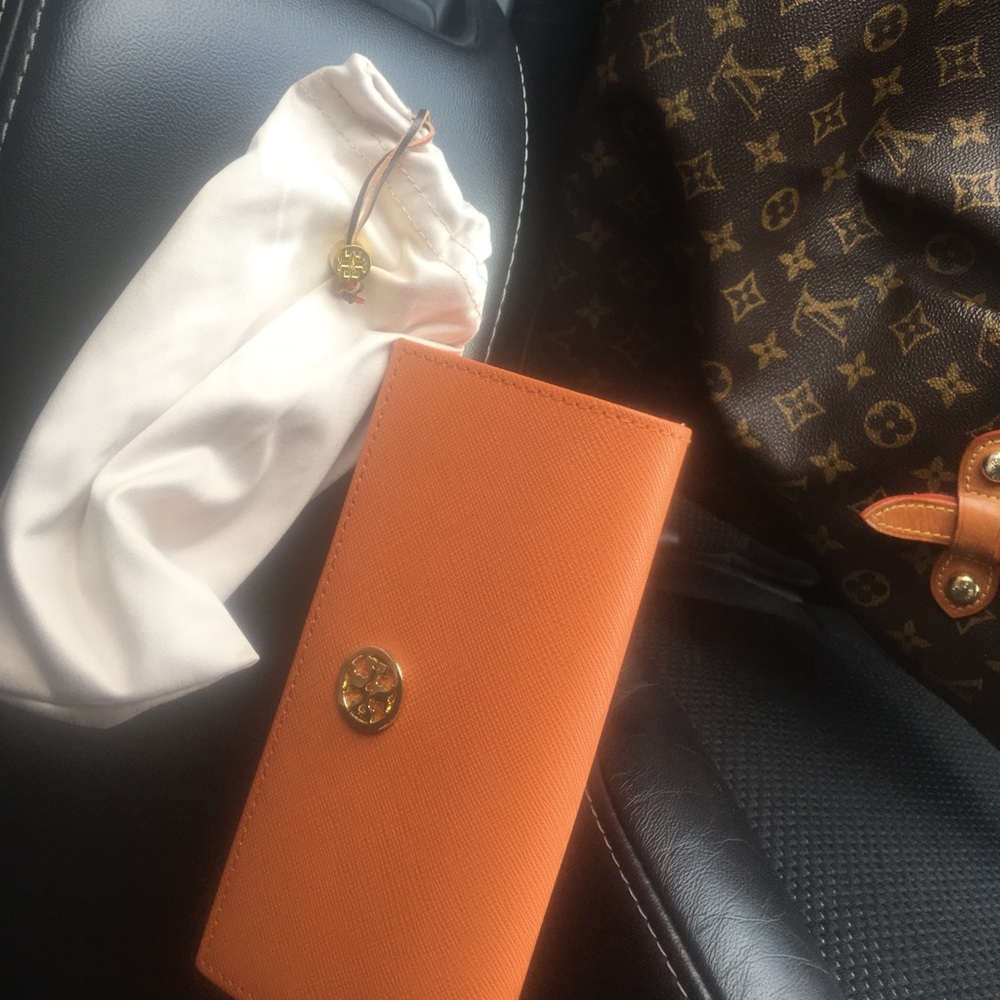 Tory BURCH sunglass case