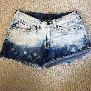 Luck Brand 00/24 denim ombré shorts. Can be cuffed