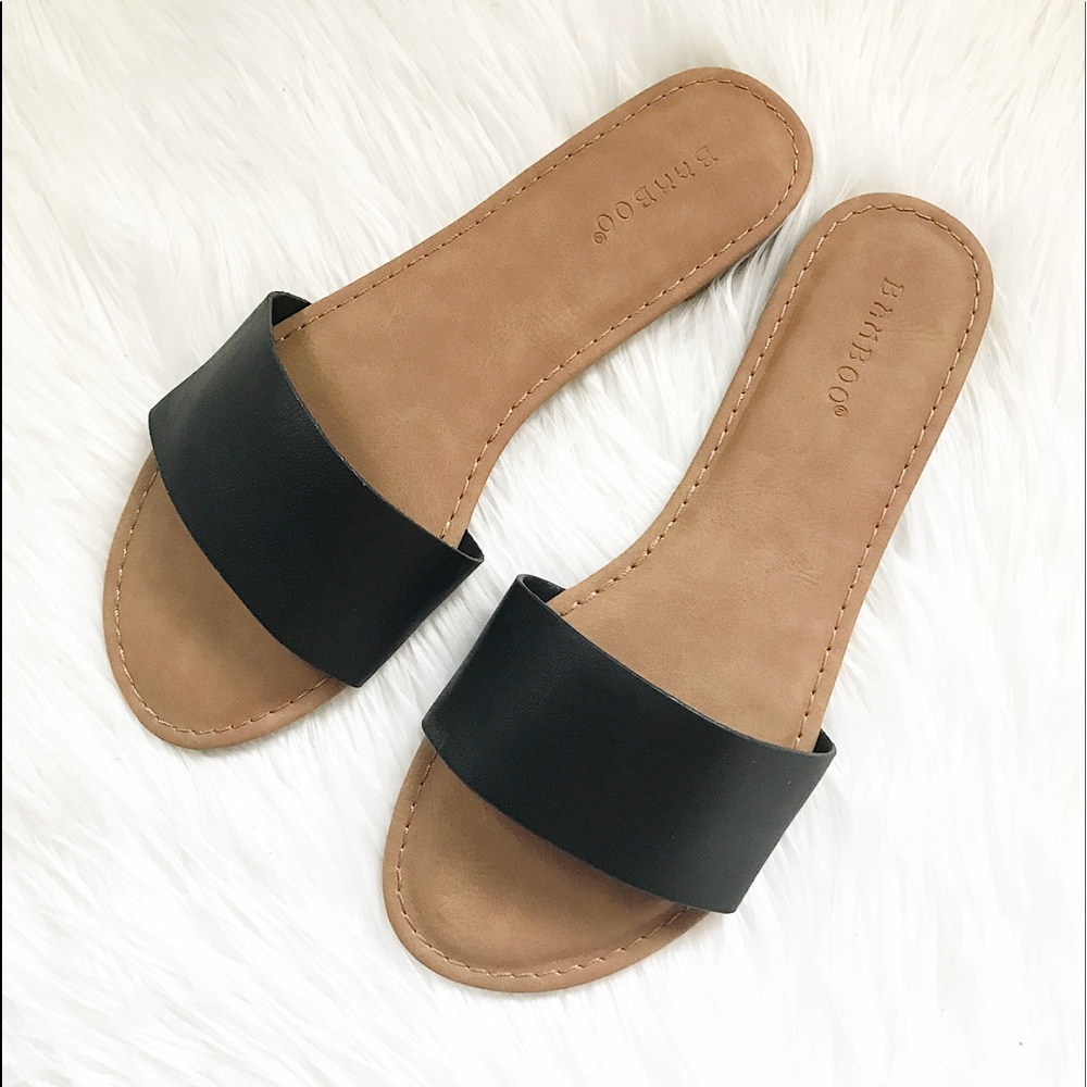 •MAJOR CLEARANCE• BLACK Flat Band Sandals - Picture 2 of 6